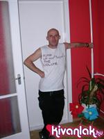 robi26 47 éves férfi, Komárom-Esztergom megye