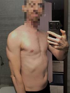 Adam 33 éves férfi, Komárom-Esztergom megye