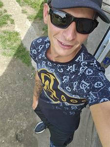 Ádám 24 éves férfi, Budapest