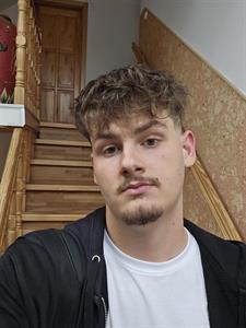 Adam 18 éves férfi, Veszprém megye