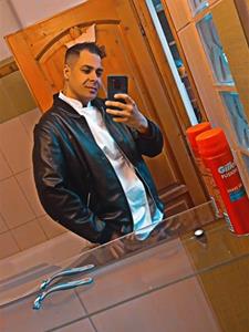 Adamxxl 32 éves férfi, Budapest