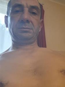 Ady 41 éves férfi, Komárom-Esztergom megye