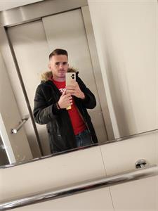 Áki 28 éves férfi, Budapest