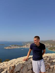 Akos 19 éves férfi, Tolna megye