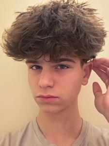 Ákos 18 éves férfi, Budapest