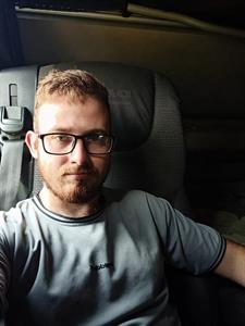 Akos 22 éves férfi, Csongrád megye