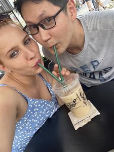 Alexa 27 és 33 éves nő, Budapest