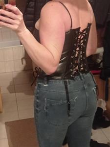 Ami 45 és 48 éves nő, Vas megye