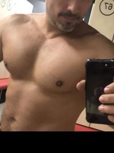 András 46 éves férfi, Pest megye