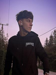 Andras 21 éves férfi, Győr-Moson-Sopron megye