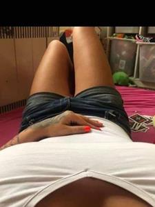 Anna 41 és 40 éves nő, Budapest