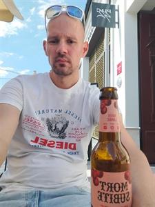 Anton 38 éves férfi, Komárom-Esztergom megye
