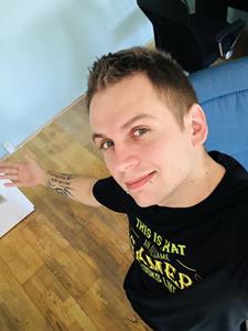 Arnold 27 éves férfi, Győr-Moson-Sopron megye