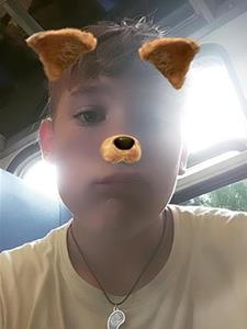 Áron 20 éves férfi, Jász-Nagykun-Szolnok megye