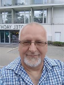 Ati 61 éves férfi, Budapest