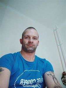 Attila 39 éves férfi, Trnavský