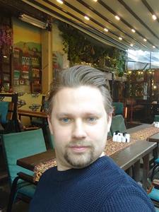 Balázs 30 éves férfi, Budapest