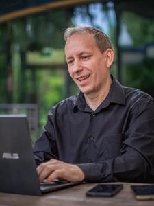 Balázs 40 éves férfi, Budapest