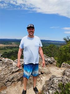 Barney 40 éves férfi, Csongrád megye