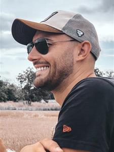 Barni 29 éves férfi, Komárom-Esztergom megye