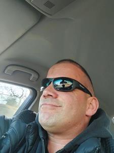 Bazsi 39 éves férfi, Pest megye