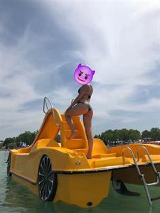 Béby 32 éves nő, Budapest