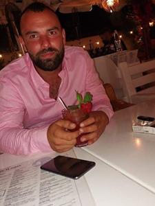 béla21 32 éves férfi, Budapest