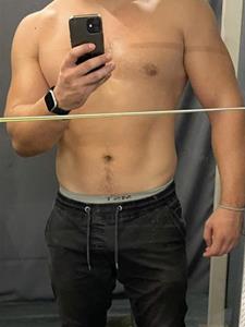 Ben 34 éves férfi, Budapest