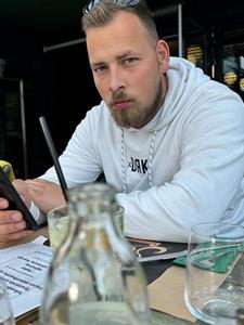 Bence 28 éves férfi, Budapest