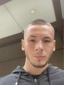 Bence 22 éves férfi, Budapest