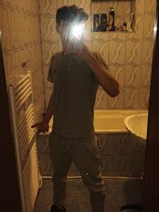 Bence 22 éves férfi, Csongrád megye