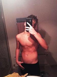 bendikeee 19 éves férfi, Budapest