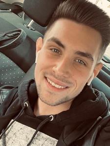 Beni 23 éves férfi, Budapest