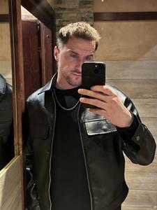 Beni 30 éves férfi, Győr-Moson-Sopron megye