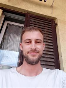Beni 30 éves férfi, Pest megye