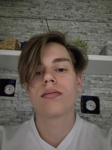 Beni 19 éves férfi, Budapest