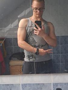 Benicike5666 19 éves férfi, Nógrád megye