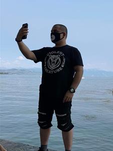 blackbear 24 éves férfi, Budapest