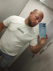 Boss 27 éves férfi, Győr-Moson-Sopron megye