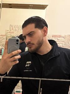 Boss77 23 éves férfi, Budapest