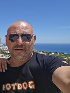 Buksi 47 éves férfi, Pest megye