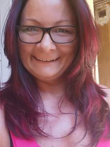 Cica 48 éves nő, Budapest