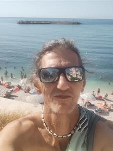 Col 53 éves férfi, Heves megye