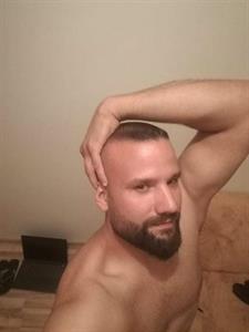 COMMAND 36 éves férfi, Budapest