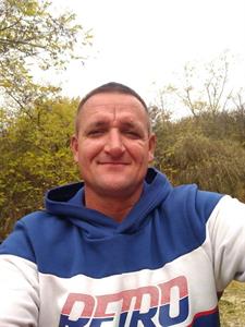 Csaba 40 éves férfi, Pest megye