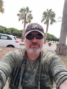 Csaba 60 éves férfi, Cataluna