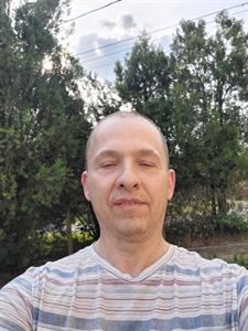 Csak lazàn 50 éves férfi, Pest megye
