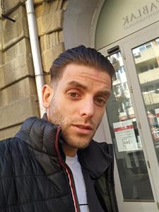 Csambaii 38 éves férfi, Budapest