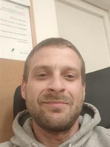 Cserko 33 éves férfi, Komárom-Esztergom megye