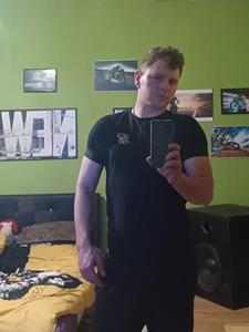 Csicsike35 34 éves férfi, Pest megye